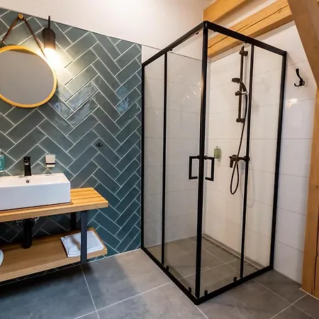 Benatky 214 Konukevi