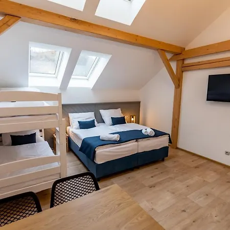 Konukevi Benatky 214 4*