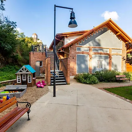 Benatky 214 Konukevi