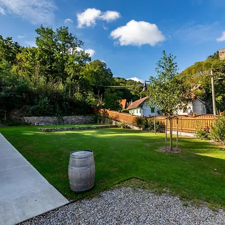 Benatky 214 Konukevi Vranov nad Dyjí